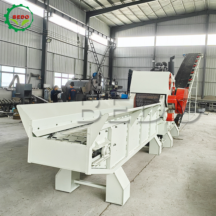 Αυτοτροφοδοτική μηχανή θραύσης ξύλου 235HP 700x400mm Inlet Heavy Duty Chipping Industrial Drum Shredder