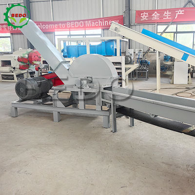 6pcs λεπίδες 37KW κύρια ισχύς Ηλεκτρική μηχανή θραύσης ξύλου με 4m φορτηγό τροφοδοσίας