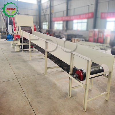 Ενίσχυρη μηχανή ντίζελ με μηχανή θραύσης ξύλου με μέγεθος θραύσης 25-35 mm και χωρητικότητα 12-15 τόνων/ώρα