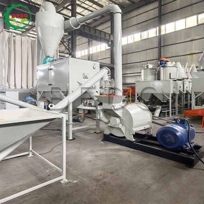 Μηχανή Παραγωγής Σκόνης Ξύλου 380V Τάση Κανονική Θερμοκρασία και Προσαρμοσμένο Δίχτυ για τις Απαιτήσεις του Πελάτη